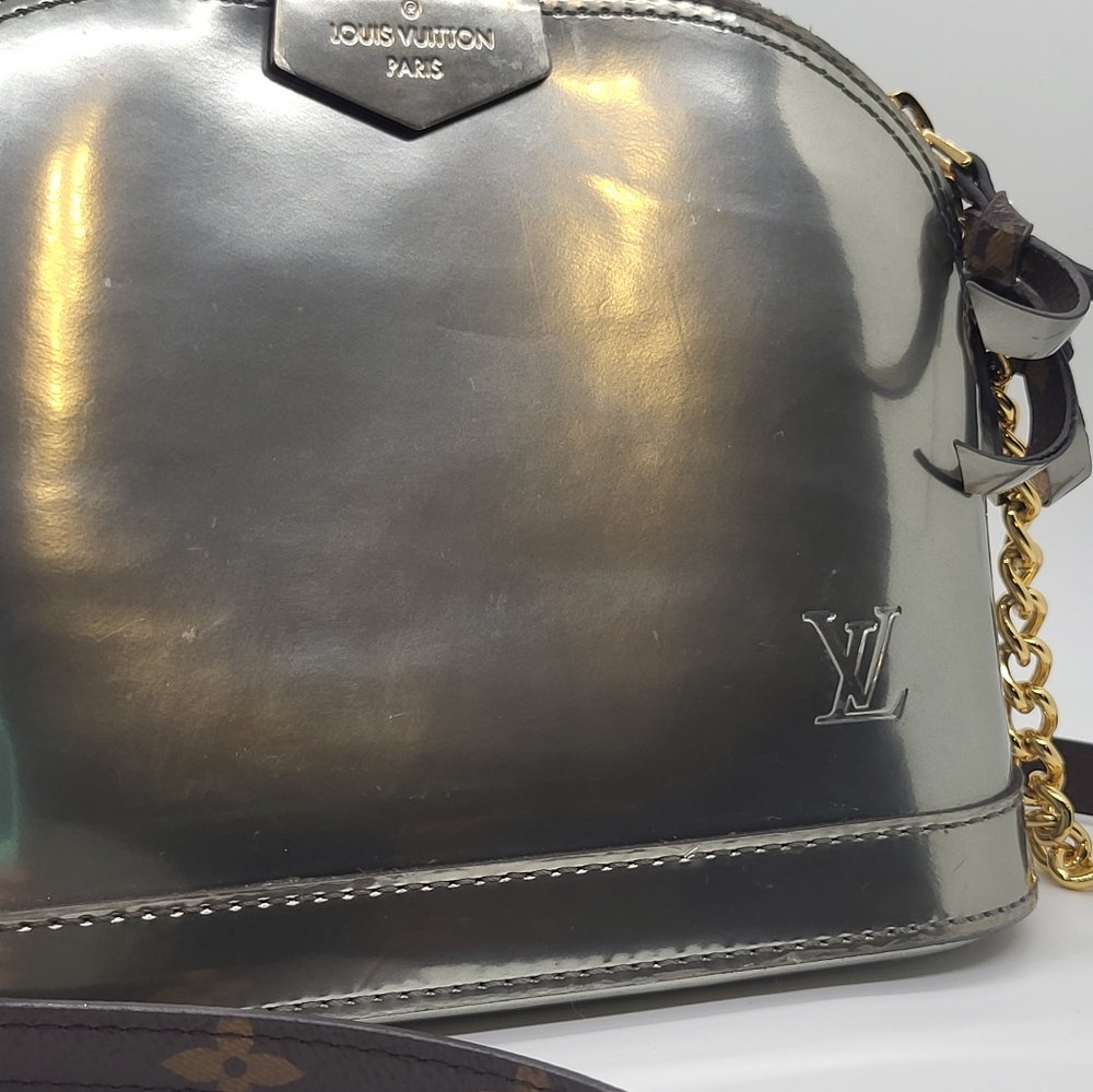 LOUIS VUITTON LV Gris Metal Miroir Vernis Mini Alma - Picture 5 of 15